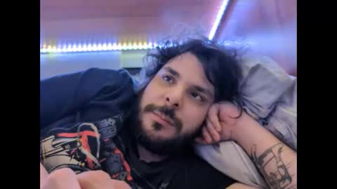 Snapshot of onecrew1 chatting on September 19, 2025, 12:17 pm onecrew1 online show from September 19, 2025, 12:17 pm