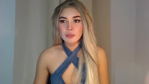 Snapshot of onegreattransdiva chatting on September 29, 2025, 1:33 am Goddess Rhiane online show from September 29, 2025, 1:33 am