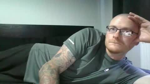oneguycam online show from September 25, 2025, 12:31 pm