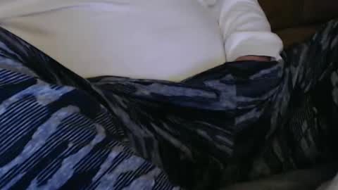 Snapshot of onehanglow chatting on March 6, 2025, 1:37 am Butch online show from March 6, 2025, 1:37 am