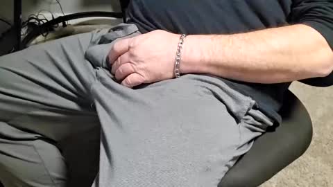 Unpredictable online show from December 6, 2024, 6:06 pm