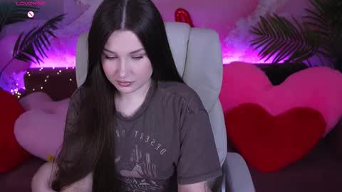 Snapshot of onelaya chatting on February 15, 2026, 2:03 pm L A Y A online show from February 15, 2026, 2:03 pm