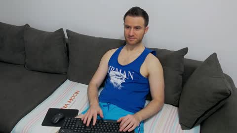 onesexyguy4u online show from December 29, 2024, 11:29 pm