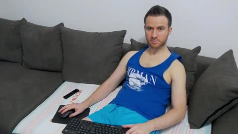 onesexyguy4u online show from January 1, 2025, 1:26 am