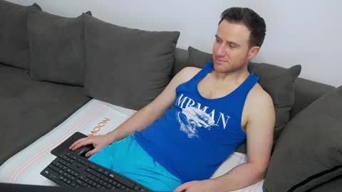 onesexyguy4u online show from January 11, 2025, 5:51 pm