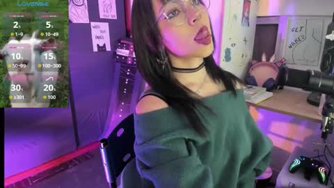 Snapshot of oni_dakotta chatting on September 30, 2025, 10:53 am oni_dakotta online show from September 30, 2025, 10:53 am