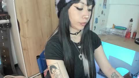 Snapshot of oni_dakotta chatting on February 17, 2026, 12:56 pm oni_dakotta online show from February 17, 2026, 12:56 pm