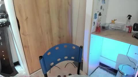 Snapshot of oni_dakotta chatting on March 4, 2026, 3:18 pm oni_dakotta online show from March 4, 2026, 3:18 pm