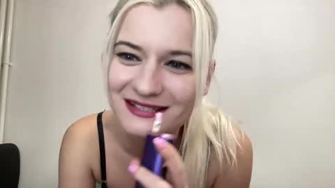 Snapshot of onika_cox chatting on November 7, 2025, 11:49 pm Onika online show from November 7, 2025, 11:49 pm