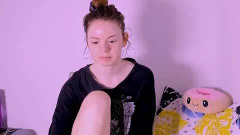 only_sarah1 online show from April 27, 2026, 4:49 pm