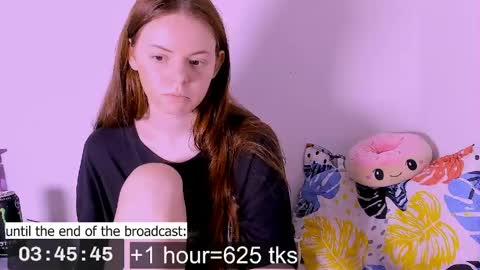 only_sarah1 online show from May 6, 2026, 9:42 pm