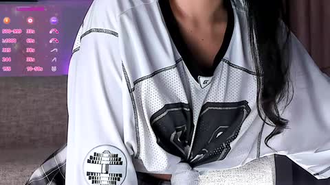 Amelia online show from December 27, 2024, 1:28 pm