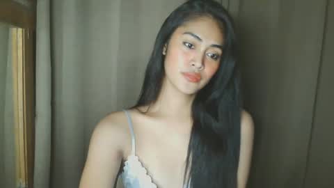 onlyjulia25 online show from December 4, 2024, 7:06 am