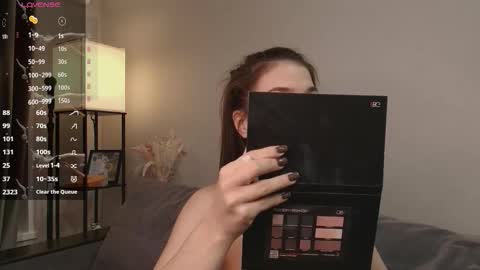 Kira online show from September 26, 2025, 2:43 pm