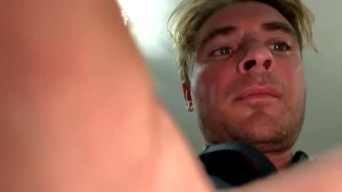 Snapshot of onlyloveyoutwice2016 chatting on October 31, 2025, 6:20 pm onlyloveyoutwice2016 online show from October 31, 2025, 6:20 pm