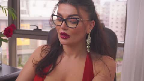 Nicolle online show from December 22, 2024, 12:16 pm