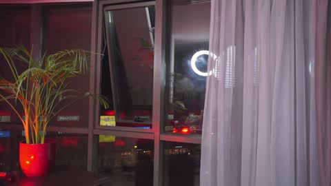 Nicolle online show from January 5, 2025, 6:13 pm