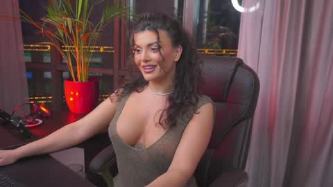 Nicolle online show from January 20, 2025, 3:28 pm