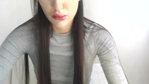 onlyol online show from February 25, 2025, 7:42 am