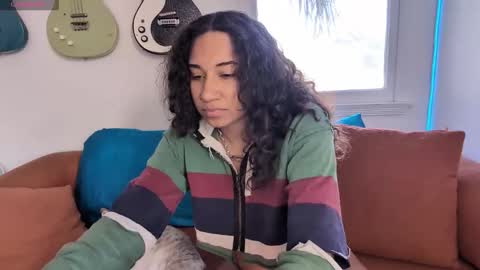 Snapshot of onlystrings chatting on February 7, 2026, 10:35 pm Duo online show from February 7, 2026, 10:35 pm