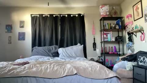 Onyx online show from November 15, 2025, 8:27 pm