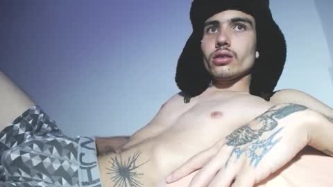 onzas_ online show from September 20, 2025, 1:39 am