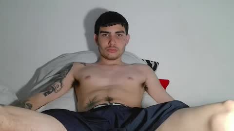 onzas_ online show from March 25, 2026, 4:51 am