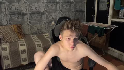 Snapshot of oofcblesssexx chatting on December 1, 2024, 10:32 pm bless god online show from December 1, 2024, 10:32 pm