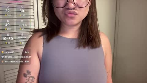 Snapshot of oohhellothere chatting on November 11, 2025, 8:58 am Miss Girly online show from November 11, 2025, 8:58 am