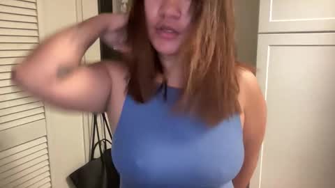 Snapshot of oohhellothere chatting on December 4, 2025, 7:39 am Miss Girly online show from December 4, 2025, 7:39 am