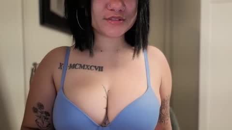 Miss Girly online show from May 11, 2026, 9:04 am