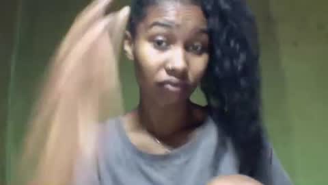 oolyette online show from October 3, 2025, 8:00 am