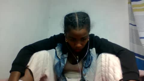 Snapshot of oooorazanasoa chatting on June 10, 2026, 12:33 am oooorazanasoa online show from June 10, 2026, 12:33 am