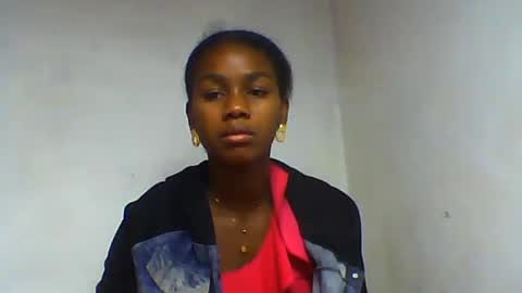 Snapshot of oooorazanasoa chatting on June 15, 2026, 12:40 pm oooorazanasoa online show from June 15, 2026, 12:40 pm