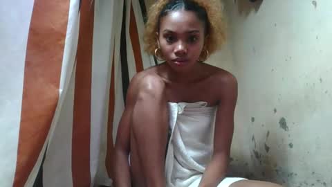 Snapshot of oooosoavizara chatting on June 6, 2026, 8:52 am oooosoavizara online show from June 6, 2026, 8:52 am