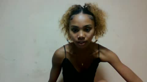 Snapshot of oooosoavizara chatting on June 30, 2026, 12:06 pm oooosoavizara online show from June 30, 2026, 12:06 pm