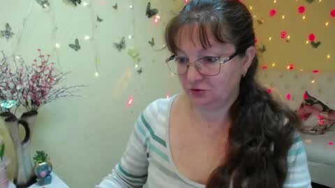Snapshot of oovanessahotts chatting on May 1, 2026, 5:12 am Vanessa online show from May 1, 2026, 5:12 am