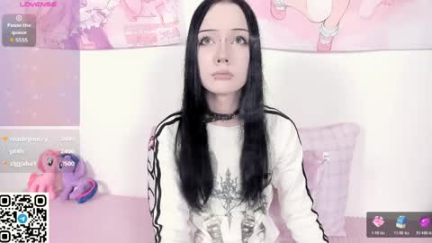 Snapshot of ophelia_amber chatting on April 8, 2026, 9:31 am Ophelia online show from April 8, 2026, 9:31 am