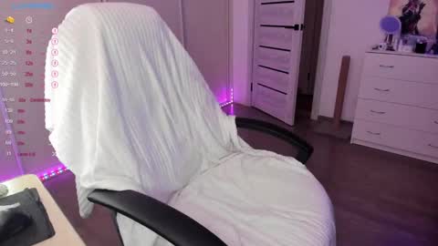 Ophelia online show from March 5, 2025, 2:23 pm