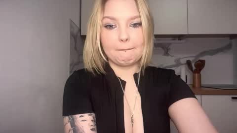 Ophelia online show from December 13, 2025, 7:53 pm