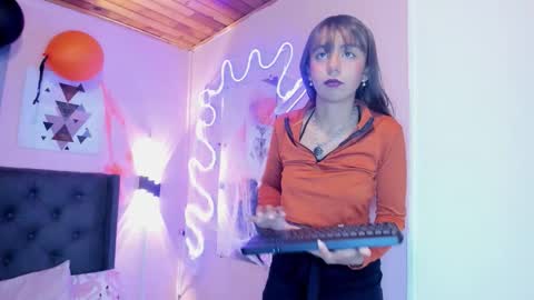 Snapshot of ophelune chatting on October 25, 2025, 1:07 pm ophelune online show from October 25, 2025, 1:07 pm