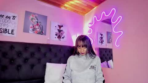 Snapshot of ophelune chatting on November 4, 2025, 1:21 pm ophelune online show from November 4, 2025, 1:21 pm