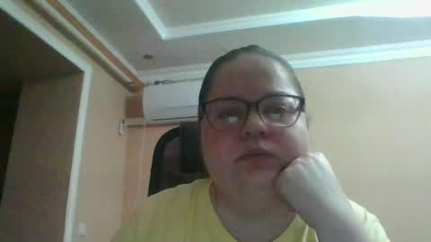 opiumvelour online show from June 10, 2026, 6:18 pm