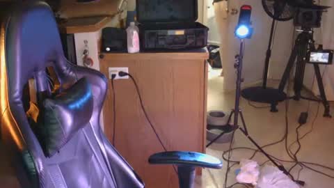Snapshot of oregoncameraman chatting on June 14, 2026, 11:23 am oregoncameraman online show from June 14, 2026, 11:23 am