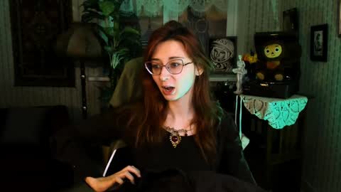 Orianna -  Hi Im into geek culture cosplay crafting LARP games. Shall we play DnD online show from January 5, 2025, 12:10 pm