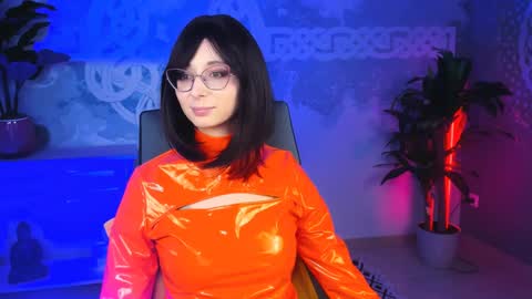 Orianna -  Hi Im into geek culture cosplay crafting LARP games. Shall we play DnD online show from February 2, 2025, 7:14 pm