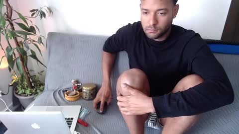 orlando_horny online show from October 2, 2025, 4:14 pm