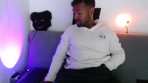 orlando_horny online show from October 23, 2025, 1:49 am