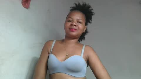 Snapshot of ornellahhh chatting on October 3, 2025, 3:42 pm ornellahhh online show from October 3, 2025, 3:42 pm