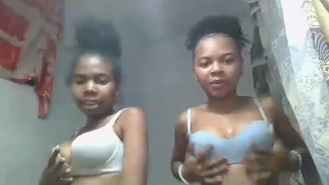 Snapshot of ornellahhh chatting on October 8, 2025, 9:23 pm ornellahhh online show from October 8, 2025, 9:23 pm